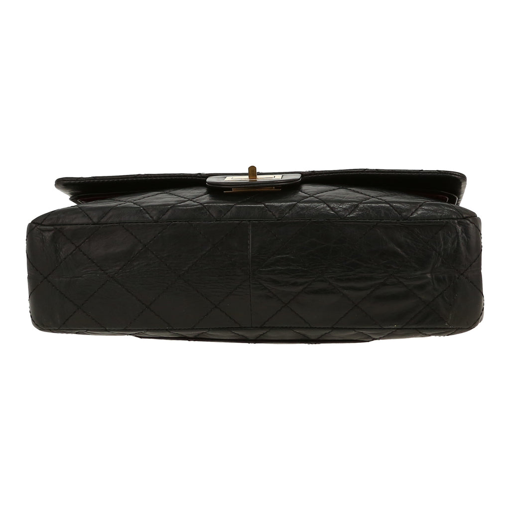 Chanel 2.55 handbag in black quilted leather - DETAIL 1