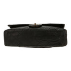 Chanel 2.55 handbag in black quilted leather - DETAIL 1