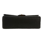 Chanel 2.55 shoulder bag in black chevron quilted leather - DETAIL 1