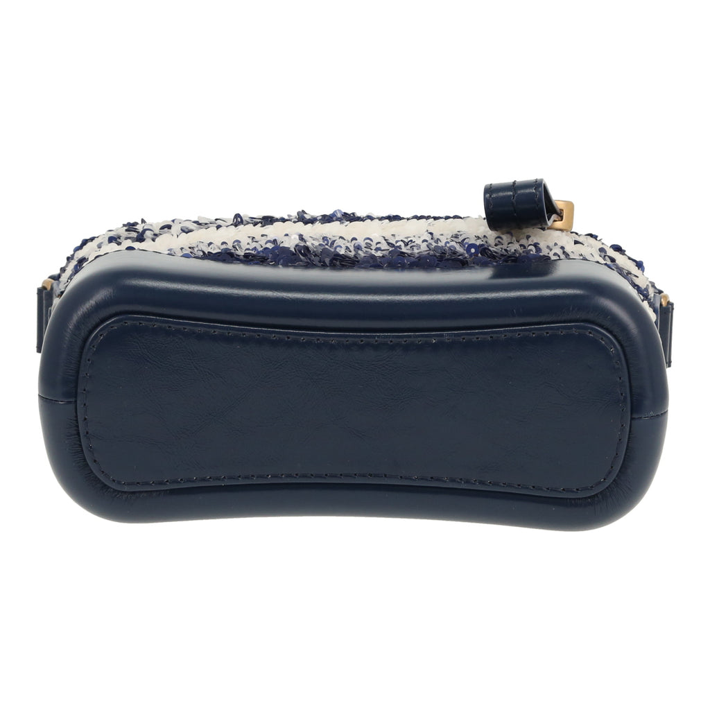Chanel Gabrielle small model shoulder bag in navy blue and white paillette and navy blue leather - DETAIL 1