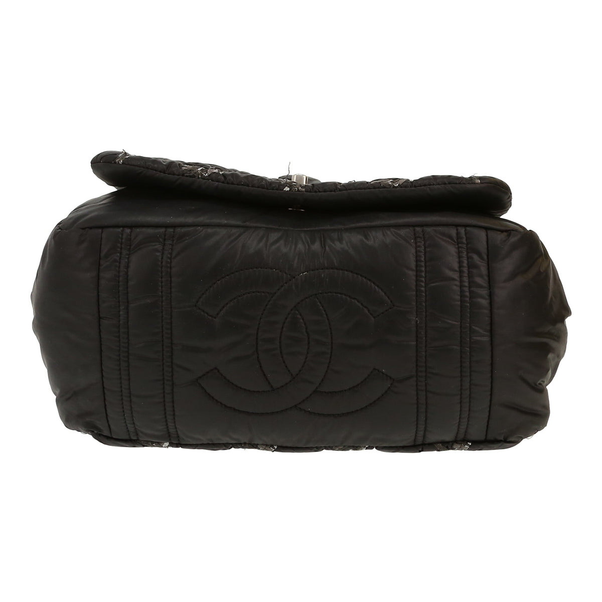 Chanel handbag in black quilted canvas - DETAIL 1