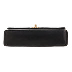 Chanel handbag in black quilted leather - DETAIL 1