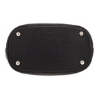 Chanel handbag in black quilted leather - DETAIL 1