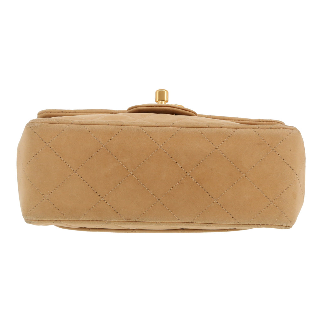 Chanel Mini Timeless shoulder bag in beige Veau velours - DETAIL 1