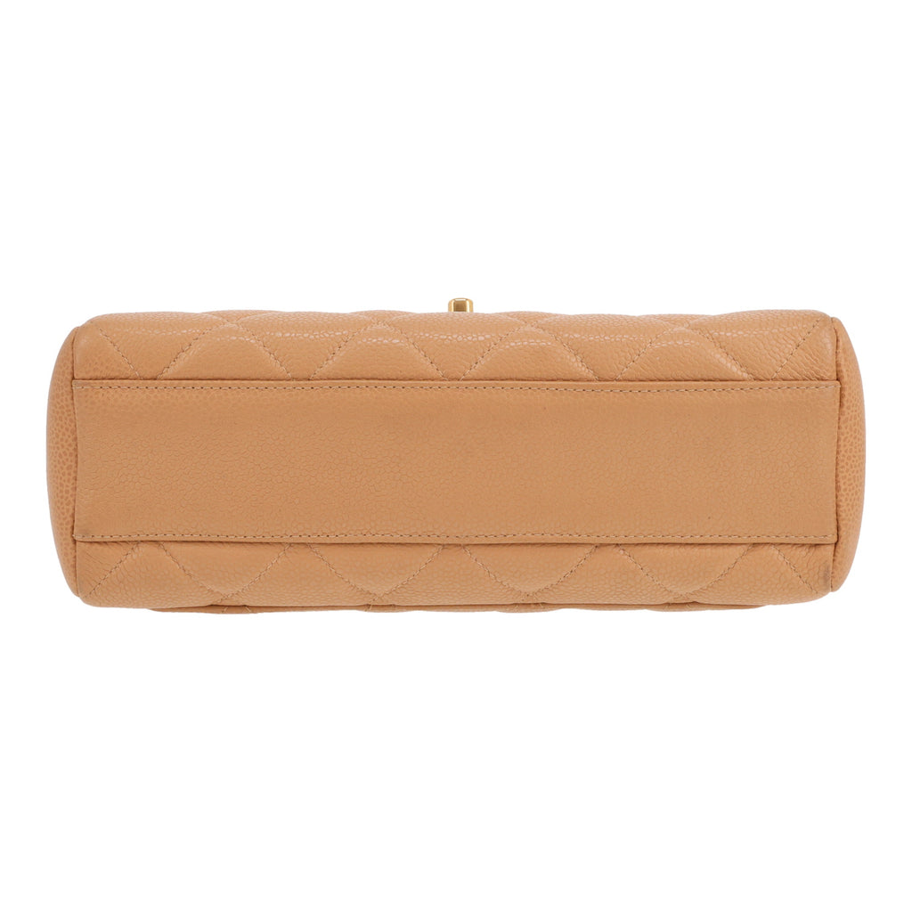 Chanel shoulder bag in beige quilted grained leather - DETAIL 1