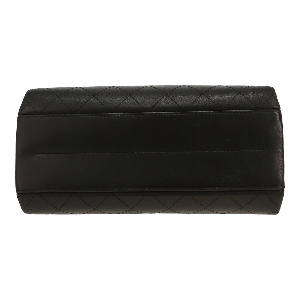 Chanel shoulder bag in black leather - DETAIL 1