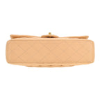 Chanel Timeless Classic handbag in beige quilted leather - DETAIL 1