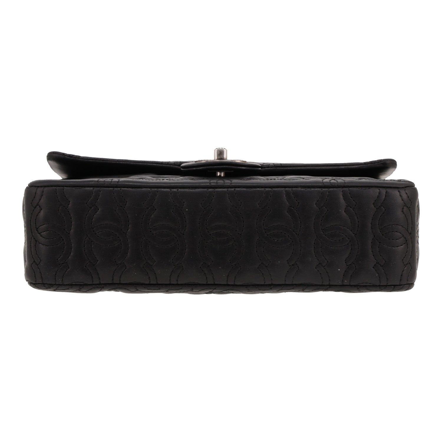 Chanel Timeless Classic handbag in black monogram leather - DETAIL 1