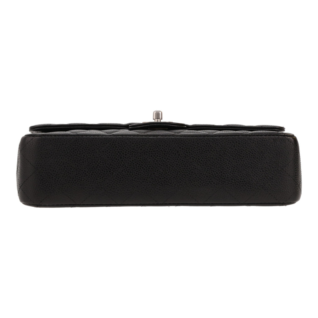 Chanel Timeless Classic handbag in black quilted grained leather - DETAIL 1