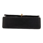 Chanel Timeless Classic handbag in black quilted leather - DETAIL 1