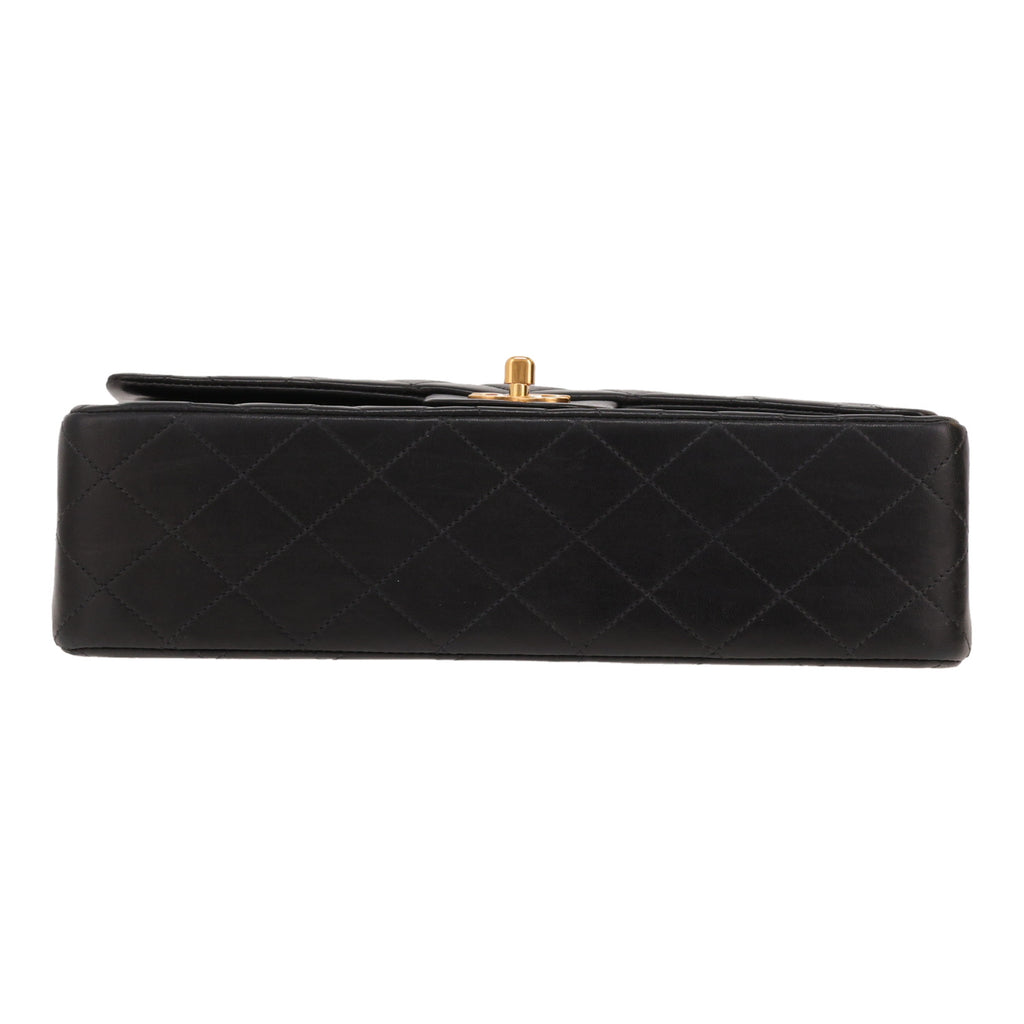 Chanel Timeless Classic handbag in black quilted leather - DETAIL 1