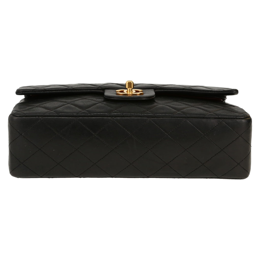 Chanel Timeless Classic handbag in black quilted leather - DETAIL 1