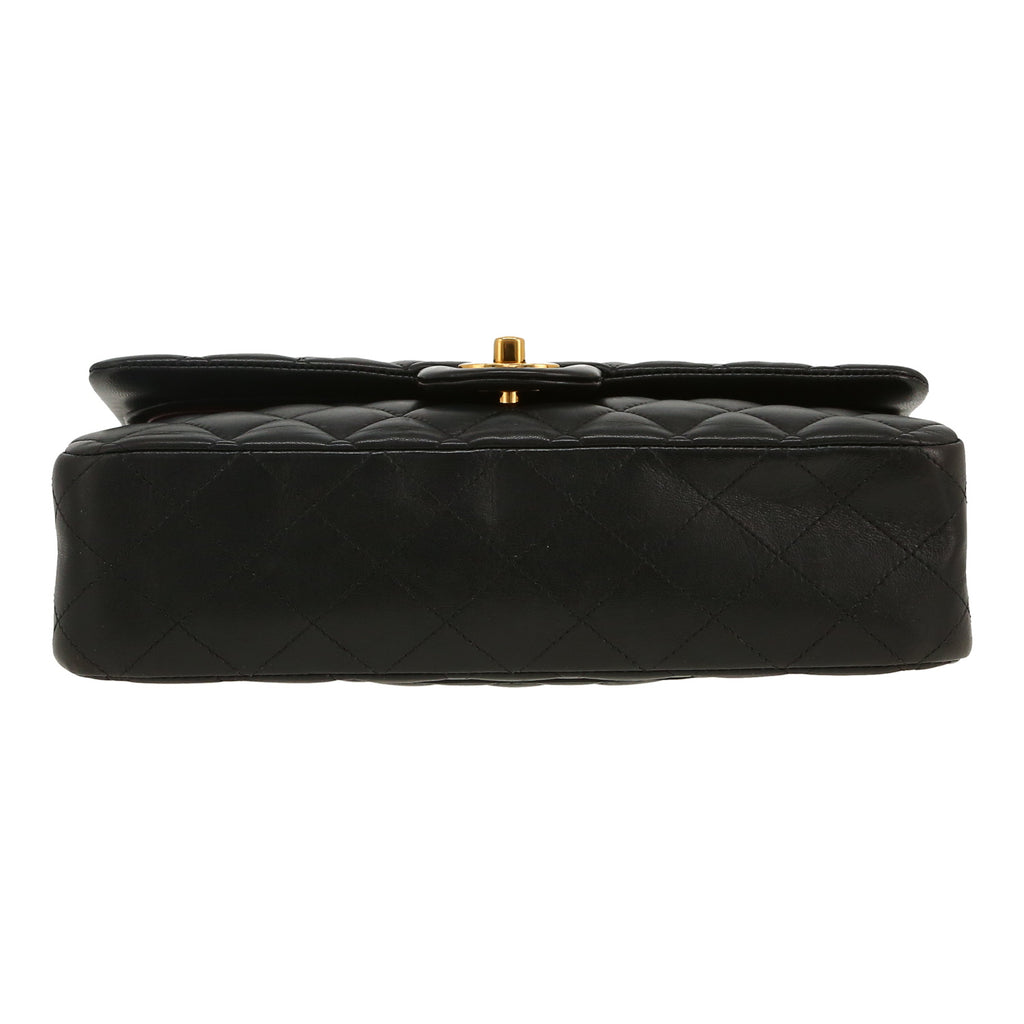 Chanel Timeless Classic handbag in black quilted leather - DETAIL 1