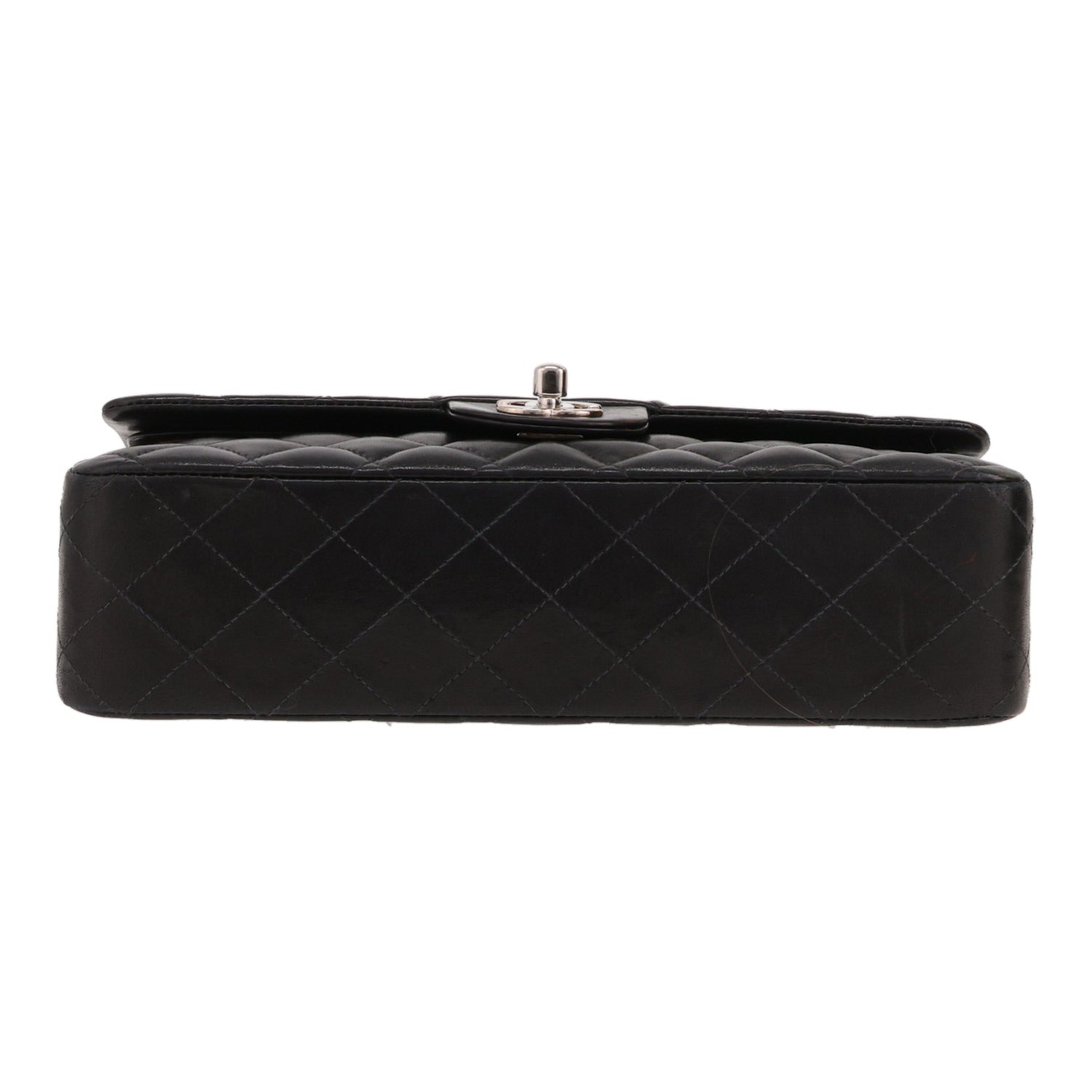 Chanel Timeless Classic handbag in black quilted leather - DETAIL 1