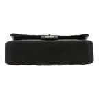 Chanel Timeless Classic handbag in black quilted leather - DETAIL 1