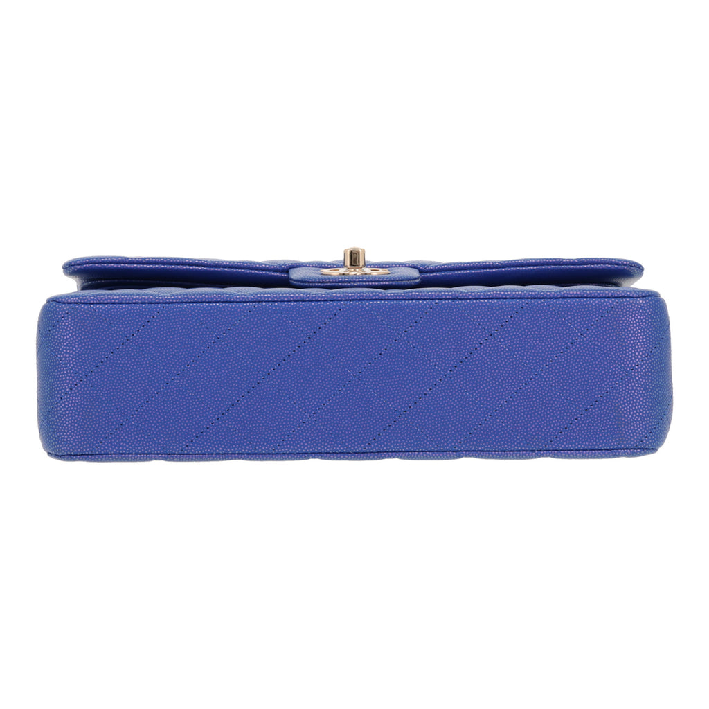 Chanel Timeless Classic handbag in blue quilted grained leather - DETAIL 1