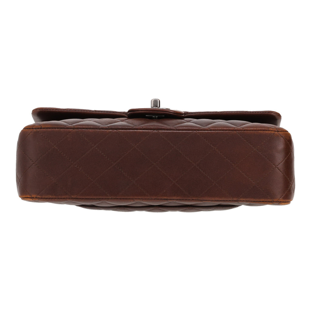 Chanel Timeless Classic handbag in brown quilted leather - DETAIL 1