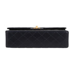 Chanel Timeless Classic handbag in navy blue quilted leather - DETAIL 1