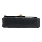 Chanel Timeless Classic handbag in navy blue quilted leather - DETAIL 1