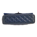 Chanel Timeless Classic handbag in petrol blue quilted patent leather - DETAIL 1