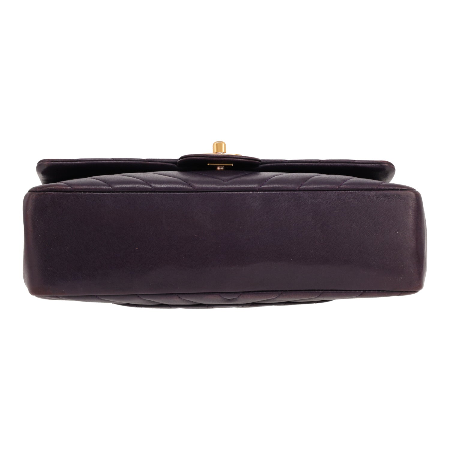 Chanel Timeless Classic handbag in purple chevron quilted leather - DETAIL 1