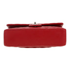Chanel Timeless Classic handbag in red quilted leather - DETAIL 1