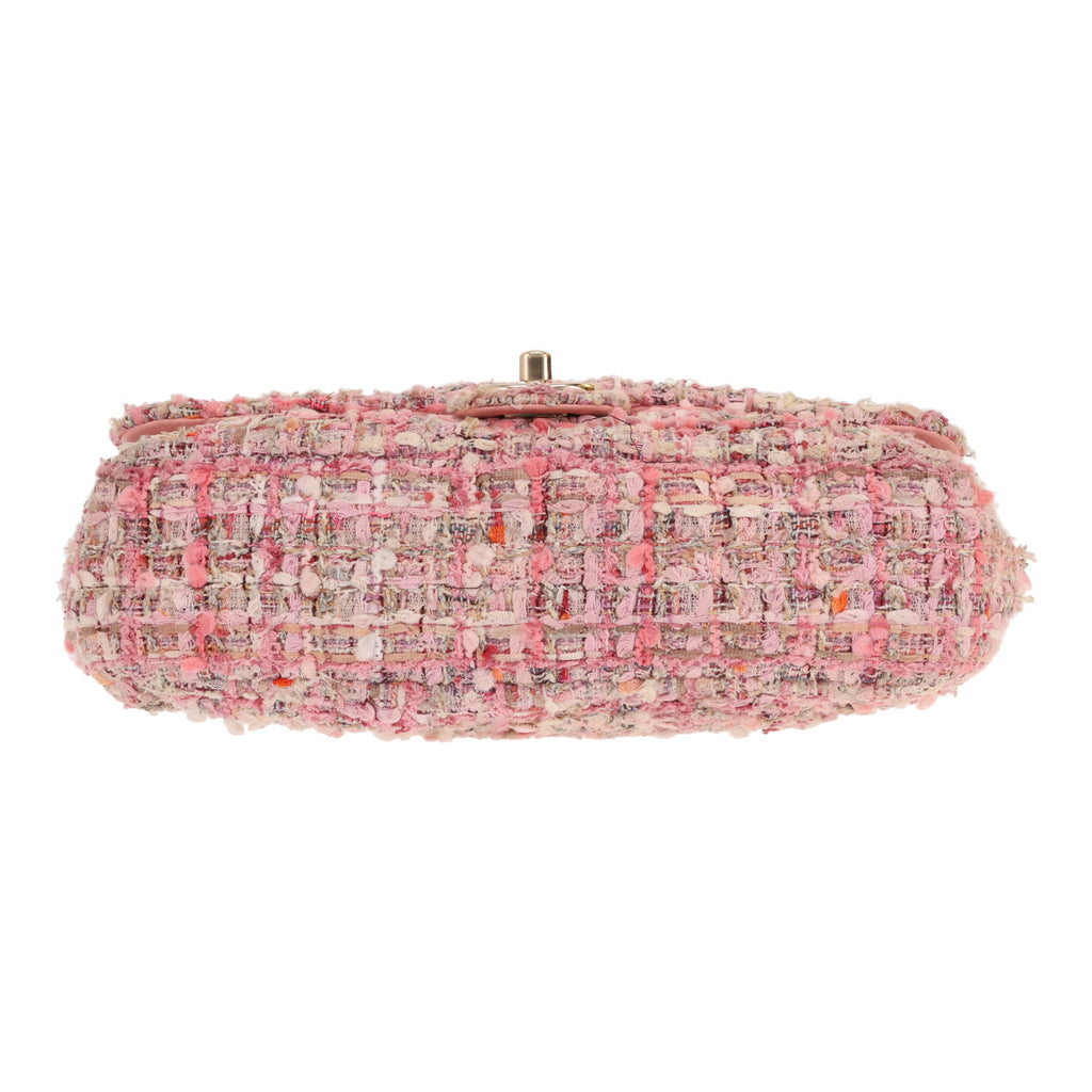 Chanel Timeless handbag in pink tweed - DETAIL 1