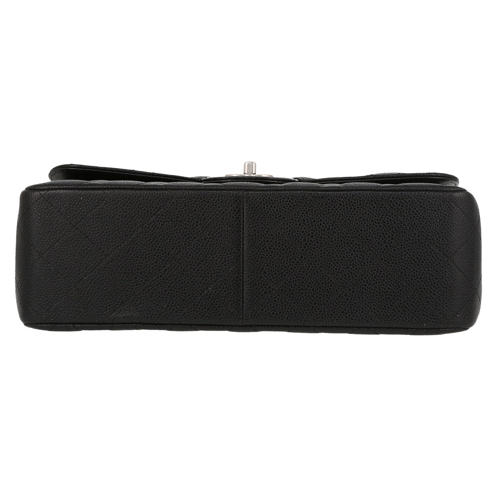 Chanel Timeless Jumbo handbag in black quilted grained leather - DETAIL 1