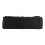 Chanel Timeless Jumbo shoulder bag in black quilted grained leather - DETAIL 1