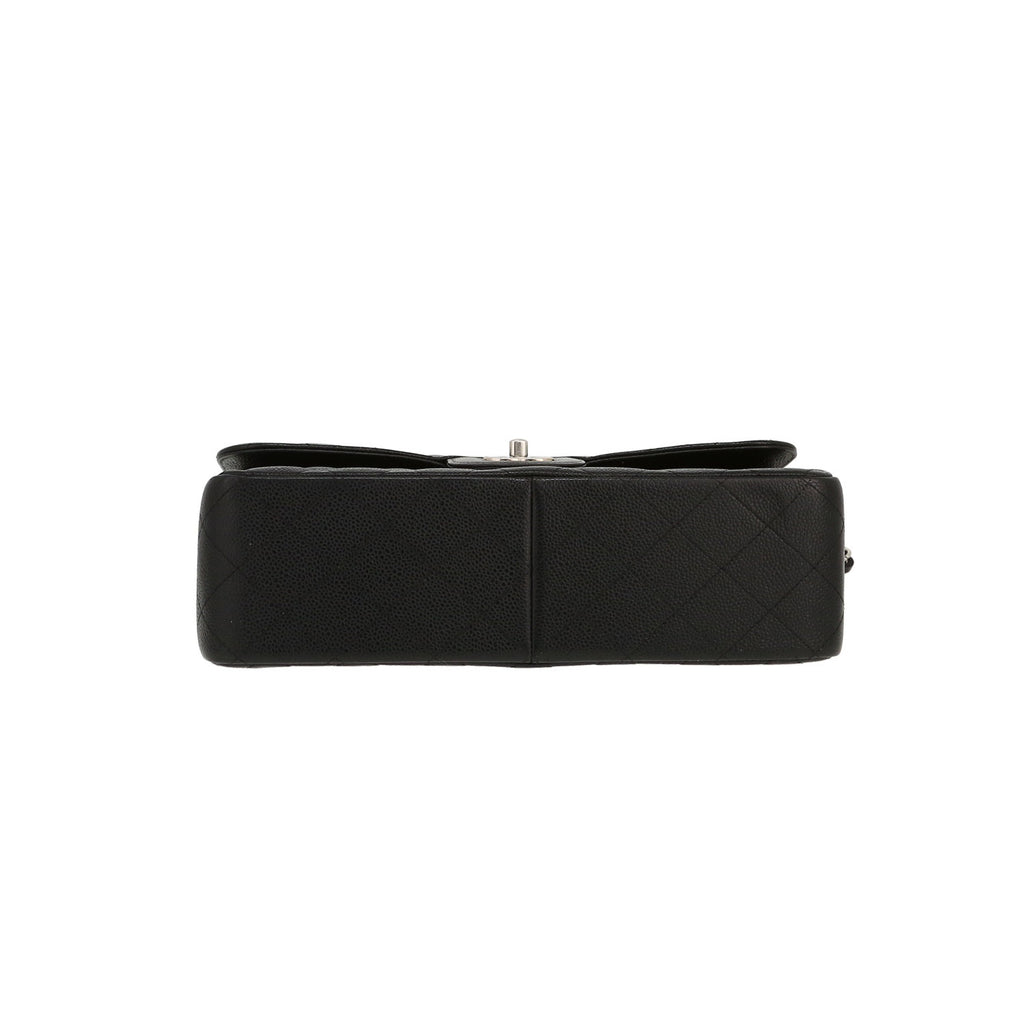 Chanel Timeless Jumbo shoulder bag in black quilted grained leather - DETAIL 1