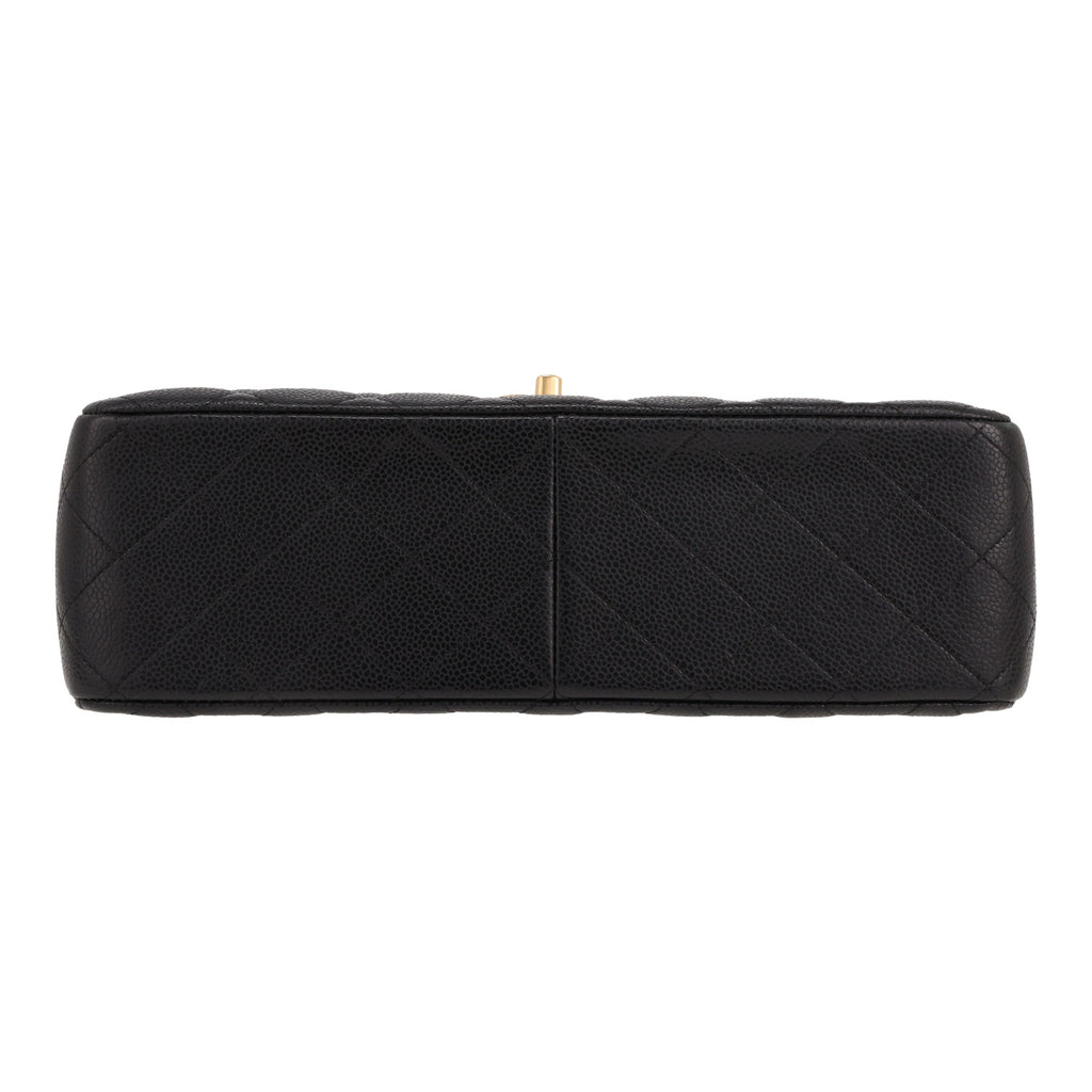 Chanel Timeless Jumbo shoulder bag in black quilted grained leather - DETAIL 1