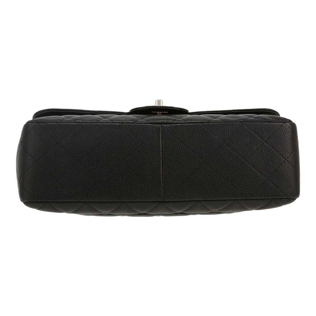 Chanel Timeless Jumbo shoulder bag in black quilted grained leather - DETAIL 1