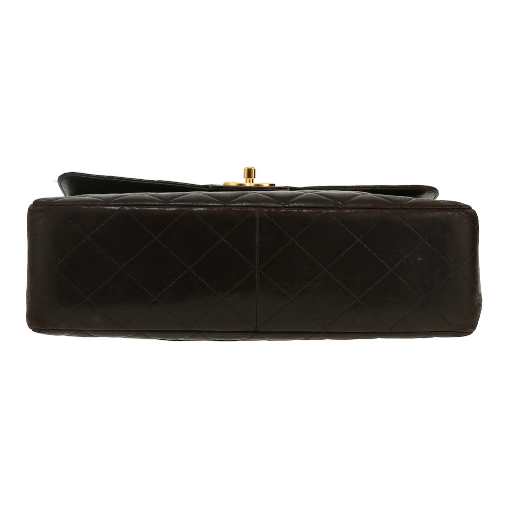Chanel Timeless Jumbo shoulder bag in black quilted leather - DETAIL 1