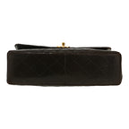 Chanel Timeless Jumbo shoulder bag in black quilted leather - DETAIL 1