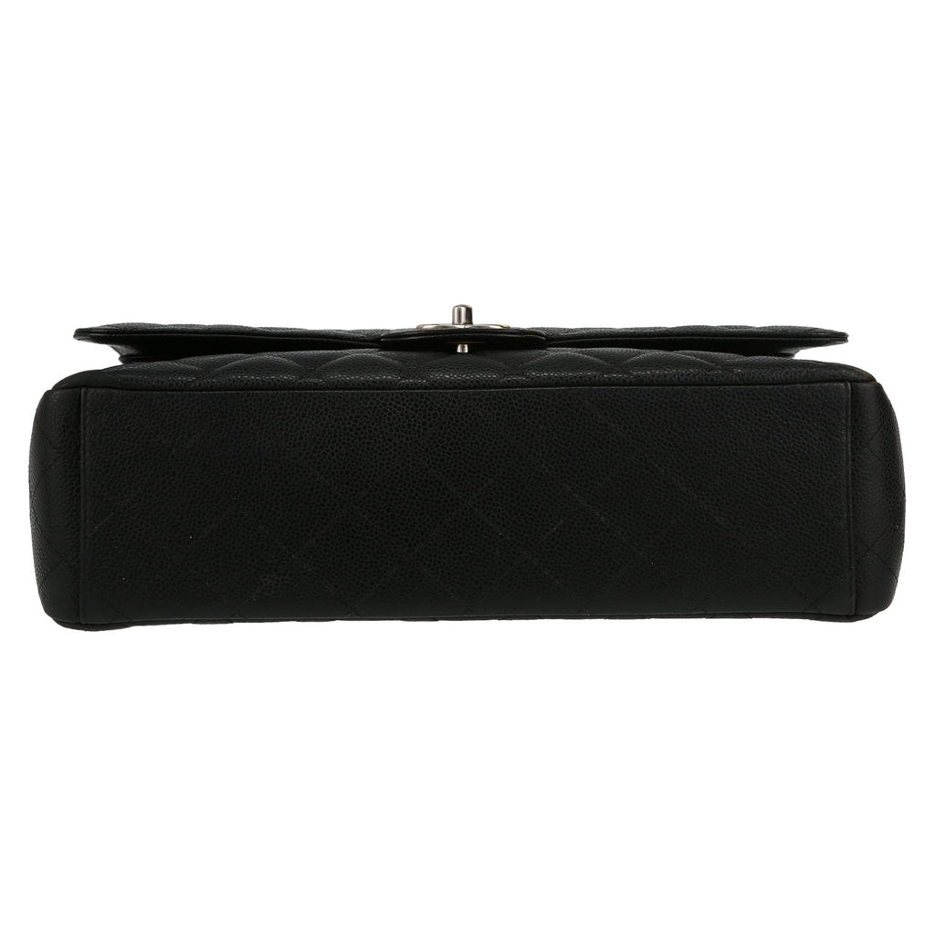Chanel Timeless Maxi Jumbo shoulder bag in black quilted grained leather - DETAIL 1