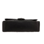 Chanel Timeless Maxi Jumbo shoulder bag in black quilted leather - DETAIL 1