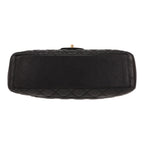Chanel Timeless Maxi Jumbo shoulder bag in black quilted leather - DETAIL 1