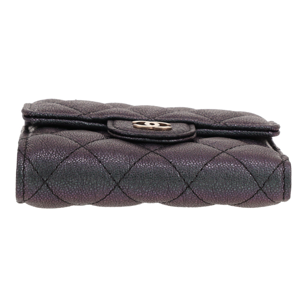 Chanel Timeless wallet in green and purple holographic quilted grained leather - DETAIL 1