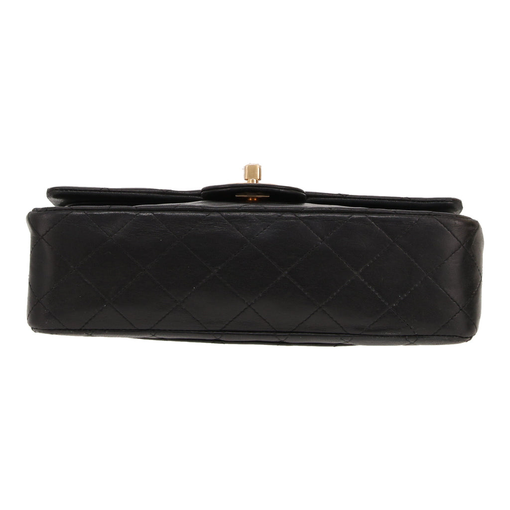 Chanel Timeless Petit handbag in black quilted leather - DETAIL 1