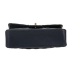 Chanel Timeless Petit handbag in navy blue quilted leather - DETAIL 1