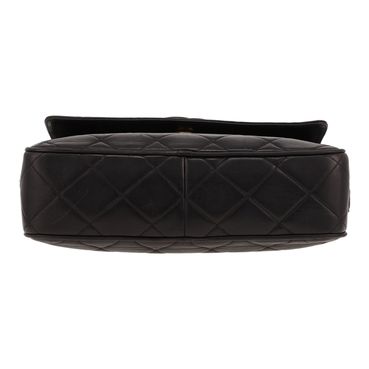 Vintage Chanel shoulder bag in black quilted leather - DETAIL 1
