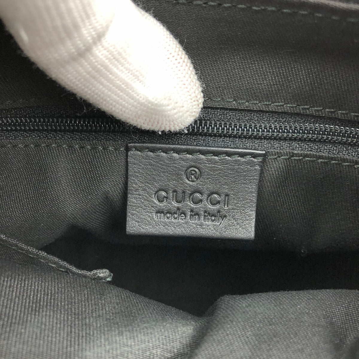 GUCCI MONOGRAM ABBEY LEATHER SHOULDER BAG