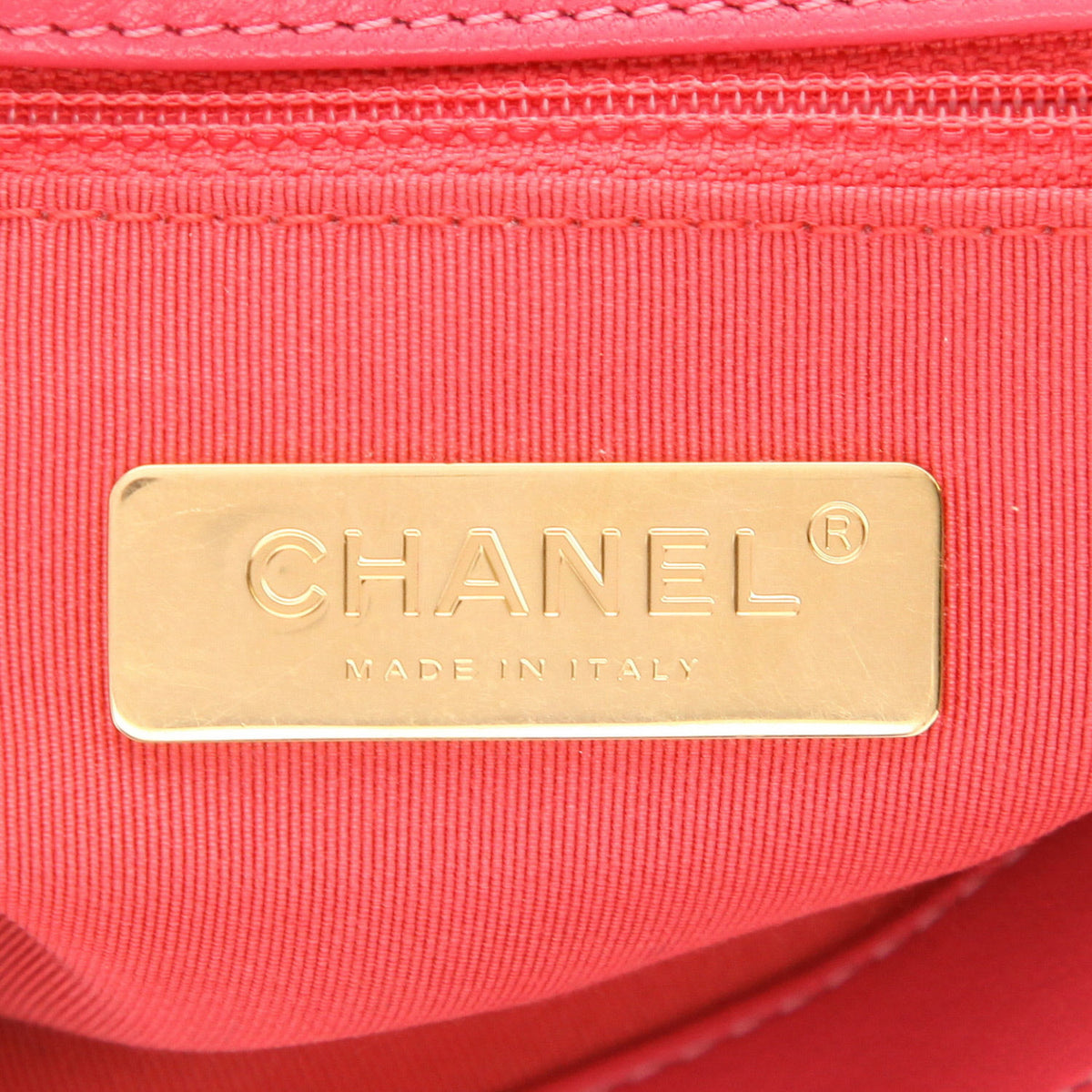 Chanel 19 shoulder bag in pink quilted leather - DETAIL 2