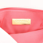Chanel 19 shoulder bag in white quilted leather - DETAIL 2
