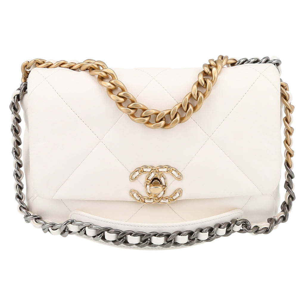 Chanel 19 shoulder bag in white quilted leather - DETAIL 2