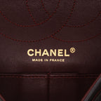 Chanel 2.55 handbag in black quilted leather - DETAIL 2