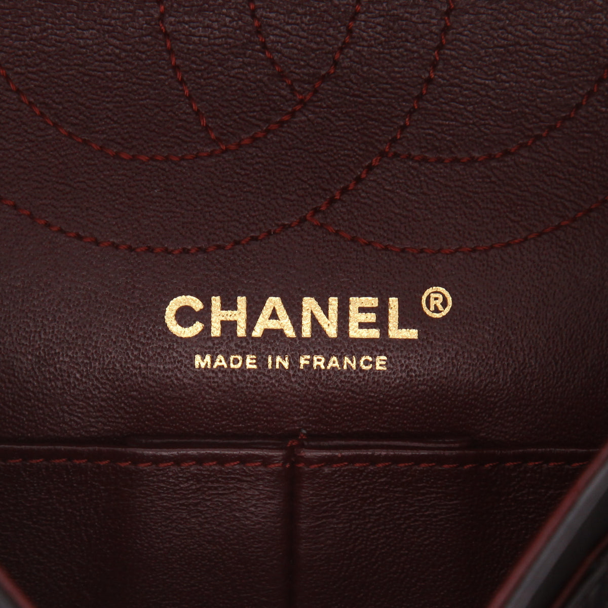 Chanel 2.55 handbag in black quilted leather - DETAIL 2