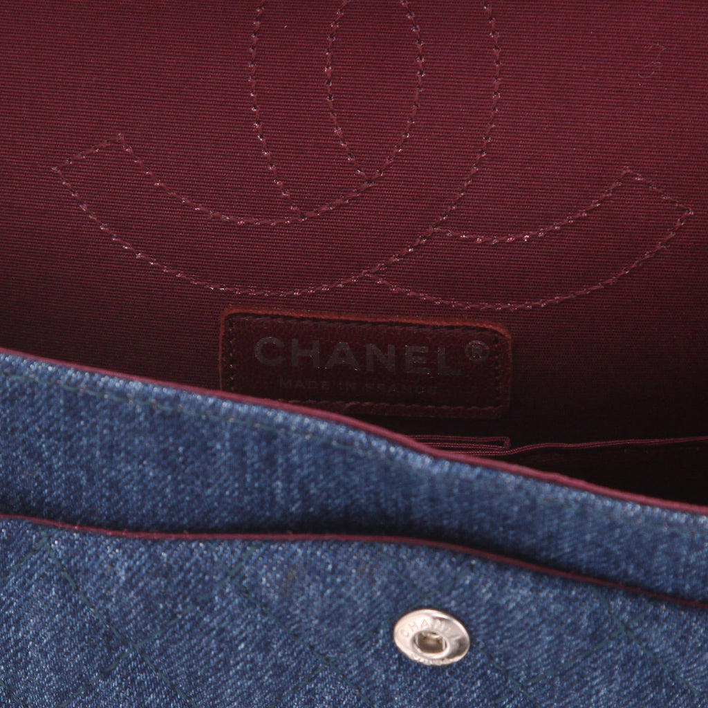 Chanel 2.55 handbag in blue denim and pink tweed - DETAIL 2
