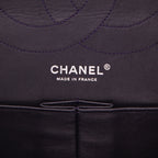Chanel 2.55 shoulder bag in purple quilted leather - DETAIL 2