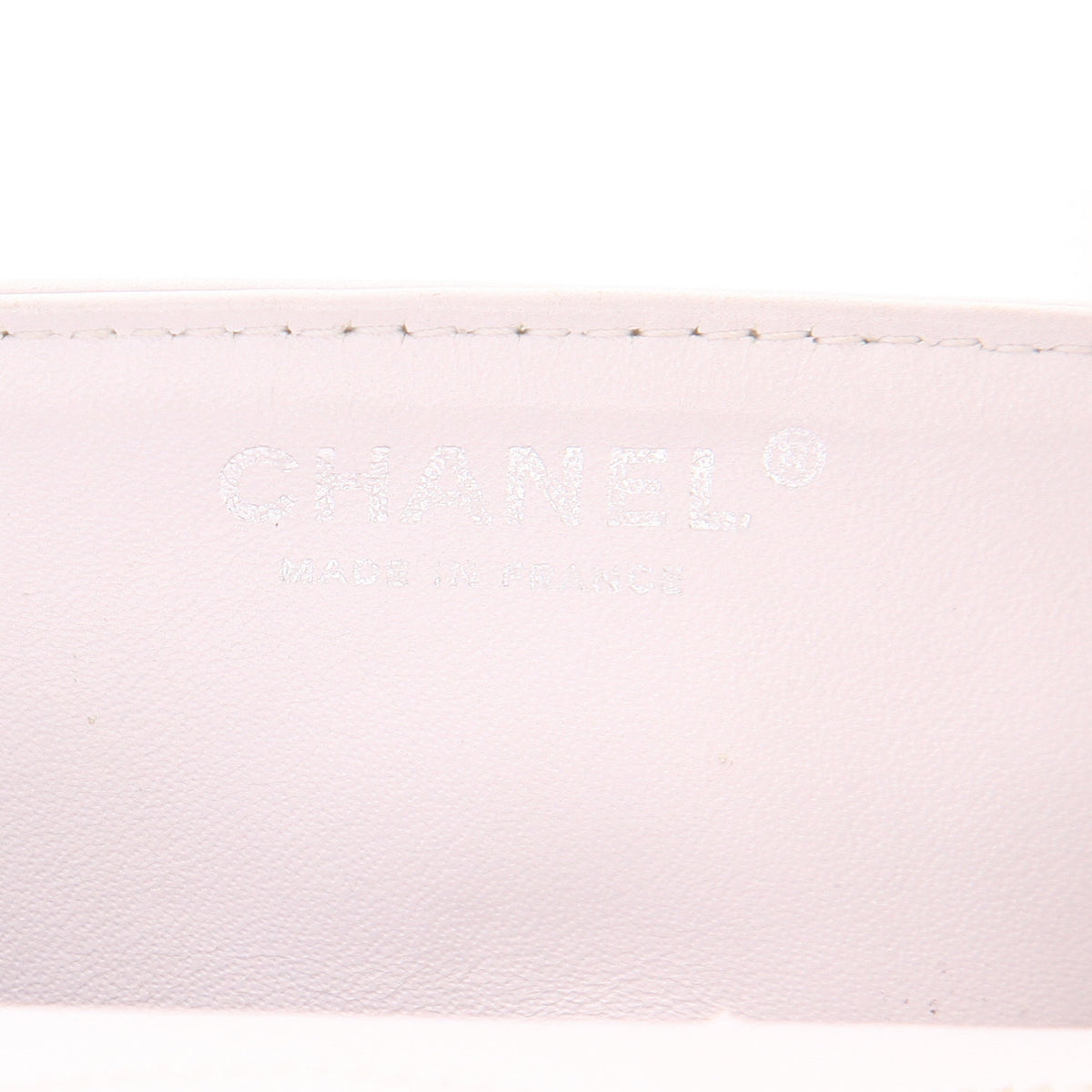 Chanel 2.55 shoulder bag in white quilted leather - DETAIL 2